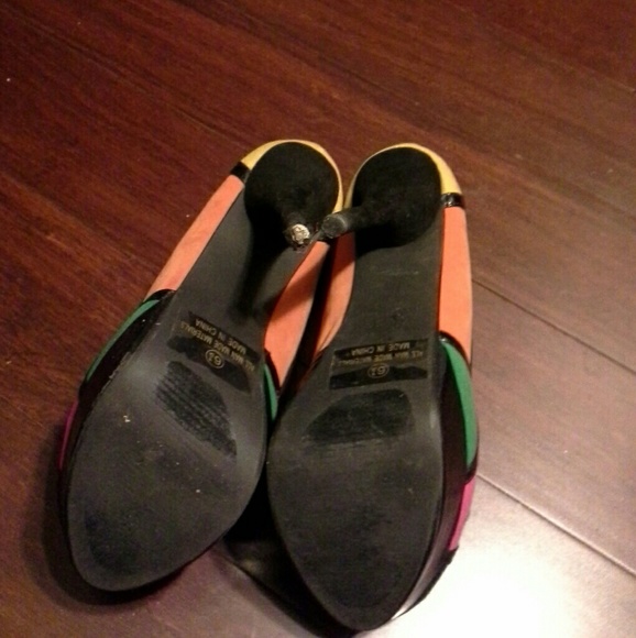 Shoes - Picture 3 of 3